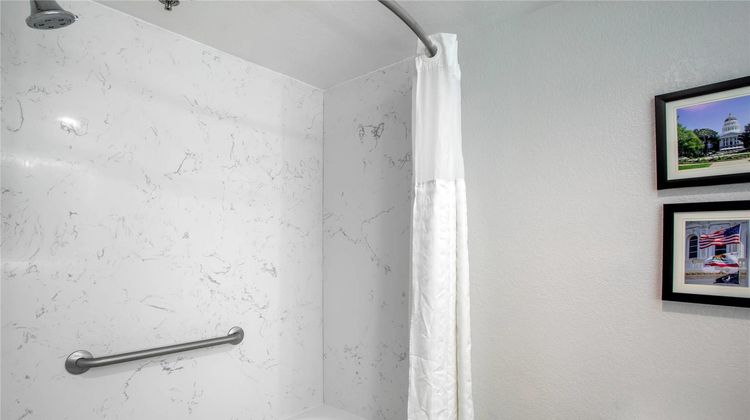 Comfort Suites - Downtown Room