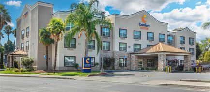Comfort Suites - Downtown Exterior