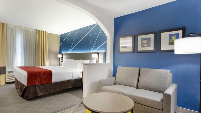 <b>Comfort Suites - Downtown Suite</b>. Images powered by <a href="https://iceportal.shijigroup.com/" title="IcePortal" target="_blank">IcePortal</a>.