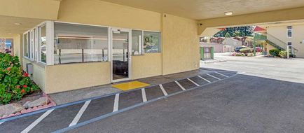 Quality Inn Exterior