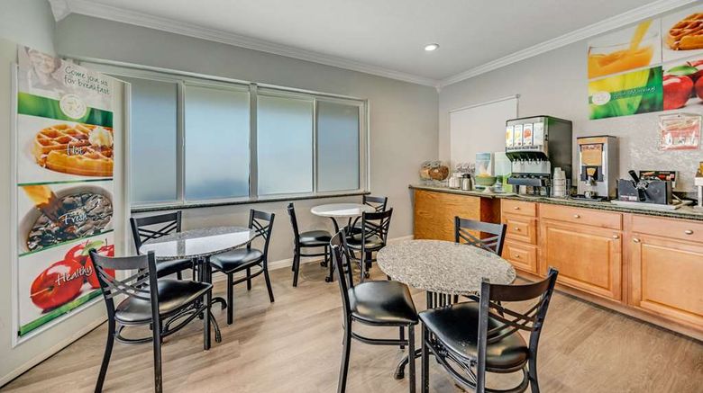 <b>Quality Inn Restaurant</b>. Images powered by <a href="https://iceportal.shijigroup.com/" title="IcePortal" target="_blank">IcePortal</a>.