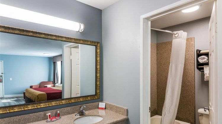 Econo Lodge Hesperia Suite