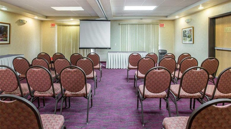 <b>Comfort Suites Palm Desert Meeting</b>. Images powered by <a href="https://iceportal.shijigroup.com/" title="IcePortal" target="_blank">IcePortal</a>.