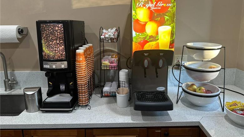 <b>Comfort Inn Monterey Peninsula Airport Restaurant</b>. Images powered by <a href="https://iceportal.shijigroup.com/" title="IcePortal" target="_blank">IcePortal</a>.