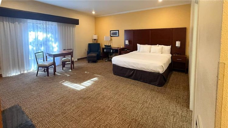 Comfort Inn Monterey Peninsula Airport Suite