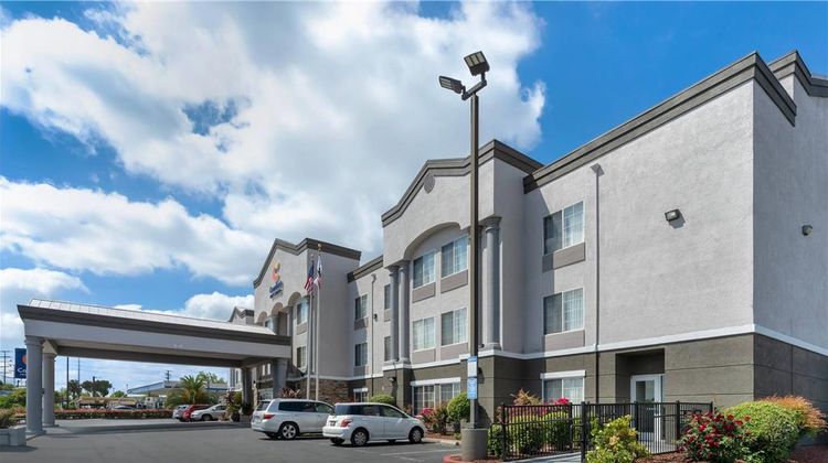 Comfort Inn & Suites Sacramento Exterior