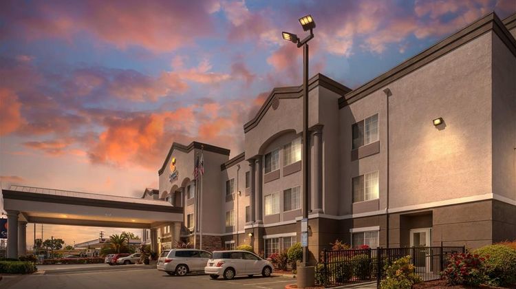 Comfort Inn & Suites Sacramento Exterior
