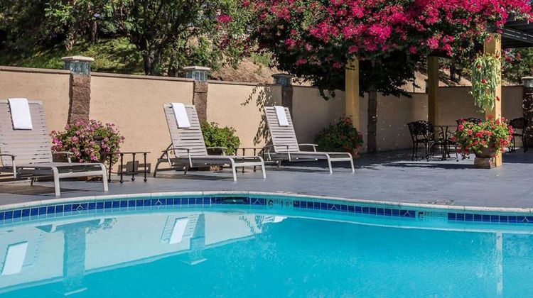 Quality Inn Airport Convention Center Pool