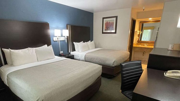 Quality Inn Airport Convention Center Room