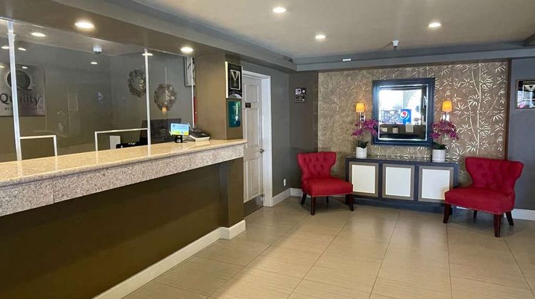 Quality Inn Airport Convention Center Lobby