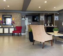 Quality Inn Airport Convention Center Lobby