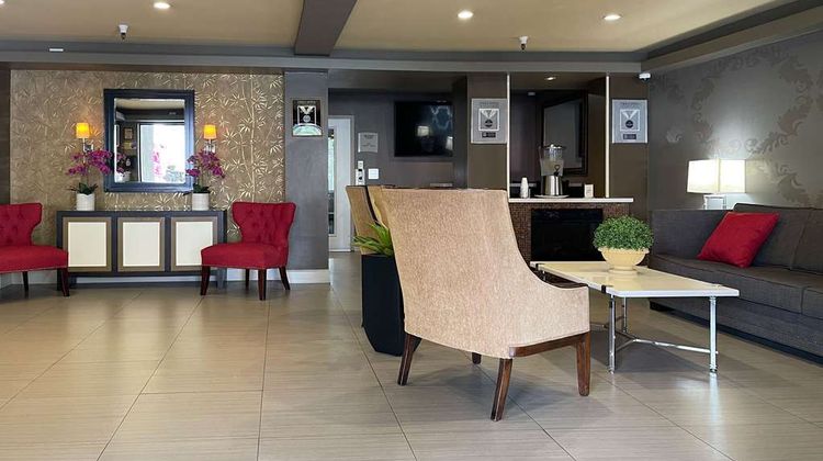 Quality Inn Airport Convention Center Lobby