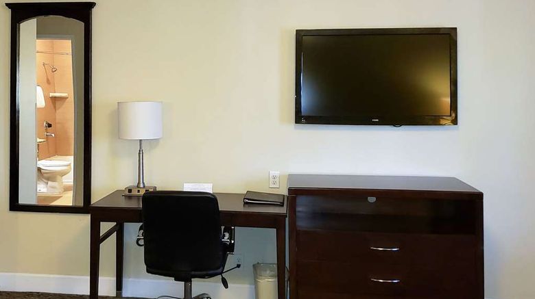 <b>Quality Inn Airport Convention Center Room</b>. Images powered by <a href="https://iceportal.shijigroup.com/" title="IcePortal" target="_blank">IcePortal</a>.