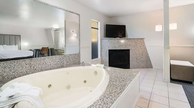 <b>Quality Inn South Lake Tahoe Suite</b>. Images powered by <a href="https://iceportal.shijigroup.com/" title="IcePortal" target="_blank">IcePortal</a>.