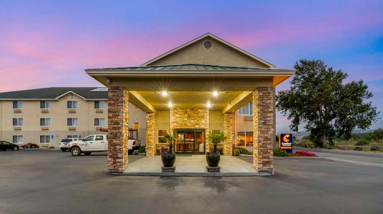 <b>Comfort Inn & Suites, Fortuna Suite</b>. Images powered by <a href="https://iceportal.shijigroup.com/" title="IcePortal" target="_blank">IcePortal</a>.