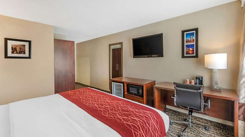 <b>Comfort Inn Monterey Park-Los Angeles Room</b>. Images powered by <a href="https://iceportal.shijigroup.com/" title="IcePortal" target="_blank">IcePortal</a>.