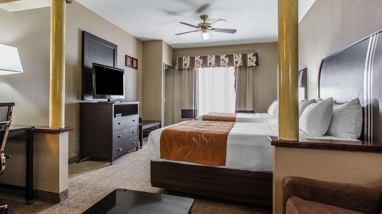 <b>Comfort Suites Suite</b>. Images powered by <a href="https://iceportal.shijigroup.com/" title="IcePortal" target="_blank">IcePortal</a>.