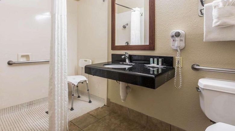 <b>Comfort Suites Room</b>. Images powered by <a href="https://iceportal.shijigroup.com/" title="IcePortal" target="_blank">IcePortal</a>.