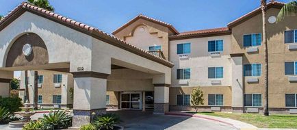 Comfort Suites Exterior