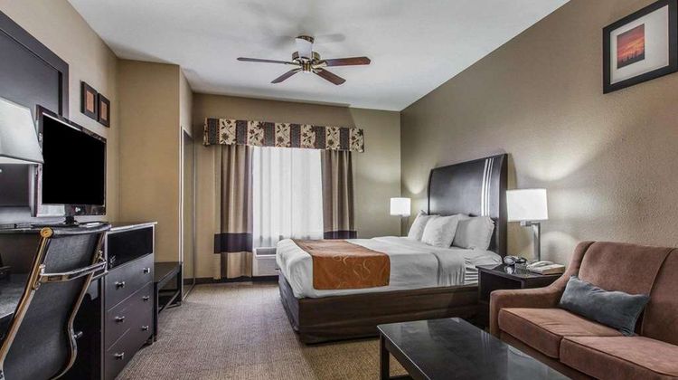 Comfort Suites Room