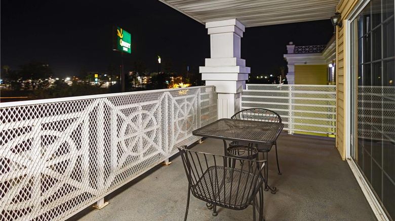 <b>Quality Inn Suite</b>. Images powered by <a href="https://iceportal.shijigroup.com/" title="IcePortal" target="_blank">IcePortal</a>.