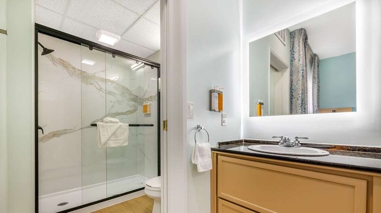 <b>Quality Suites Downtown San Luis Obispo Room</b>. Images powered by <a href="https://iceportal.shijigroup.com/" title="IcePortal" target="_blank">IcePortal</a>.