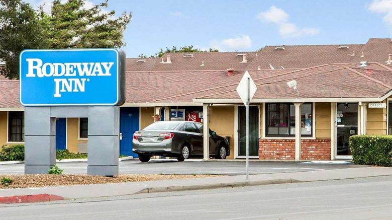 <b>Rodeway Inn Exterior</b>. Images powered by <a href="https://iceportal.shijigroup.com/" title="IcePortal" target="_blank">IcePortal</a>.