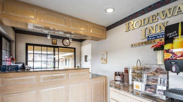 Rodeway Inn Lobby