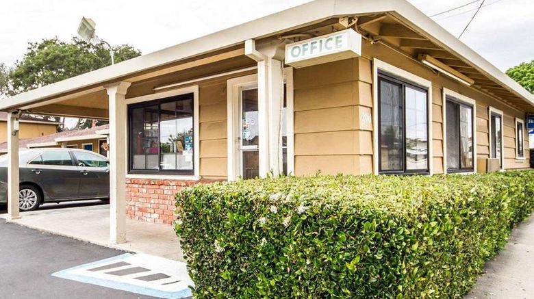 <b>Rodeway Inn Exterior</b>. Images powered by <a href="https://iceportal.shijigroup.com/" title="IcePortal" target="_blank">IcePortal</a>.