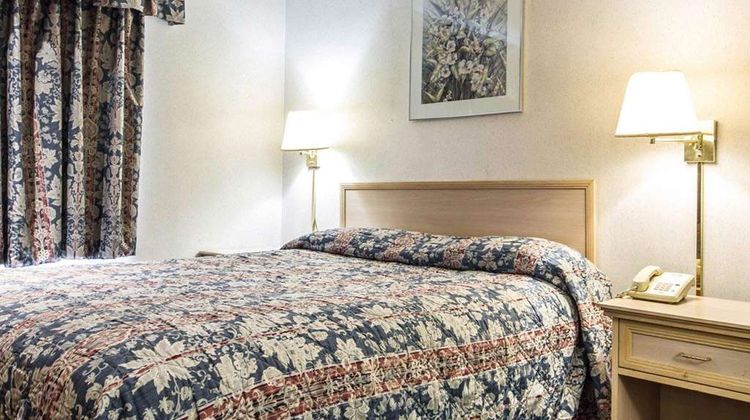 Rodeway Inn Room