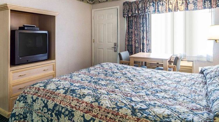 Rodeway Inn Room
