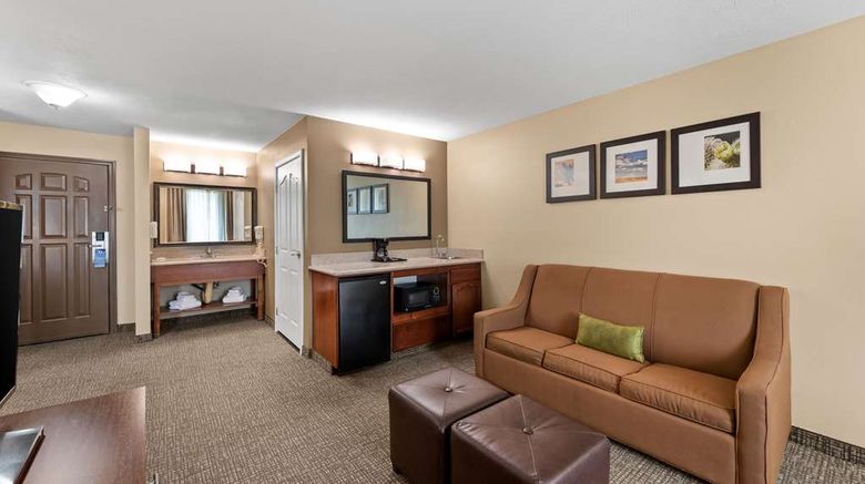 <b>Comfort Inn & Suites El Centro Suite</b>. Images powered by <a href="https://iceportal.shijigroup.com/" title="IcePortal" target="_blank">IcePortal</a>.