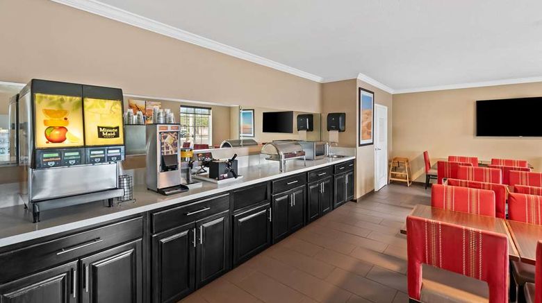 <b>Comfort Inn & Suites El Centro Restaurant</b>. Images powered by <a href="https://iceportal.shijigroup.com/" title="IcePortal" target="_blank">IcePortal</a>.