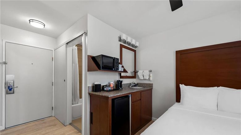 <b>Comfort Inn Gaslamp Convention Center Room</b>. Images powered by <a href="https://iceportal.shijigroup.com/" title="IcePortal" target="_blank">IcePortal</a>.