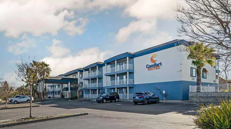 Comfort Suites Red Bluff Exterior