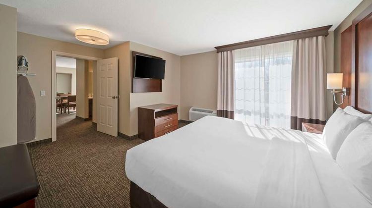 Comfort Suites Red Bluff Suite