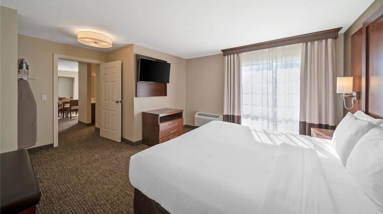Comfort Suites Red Bluff Suite