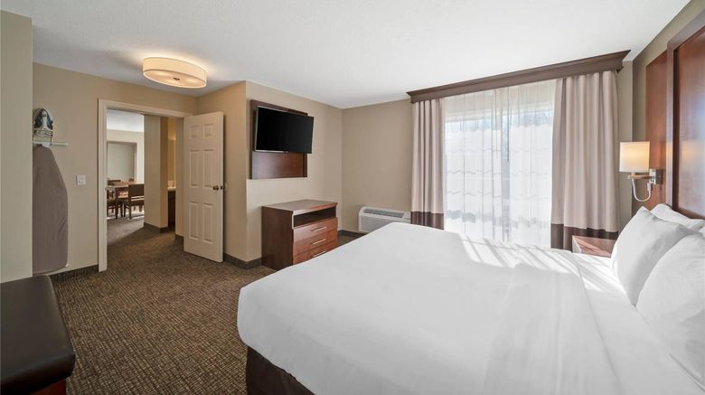 <b>Comfort Suites Red Bluff Suite</b>. Images powered by <a href="https://iceportal.shijigroup.com/" title="IcePortal" target="_blank">IcePortal</a>.