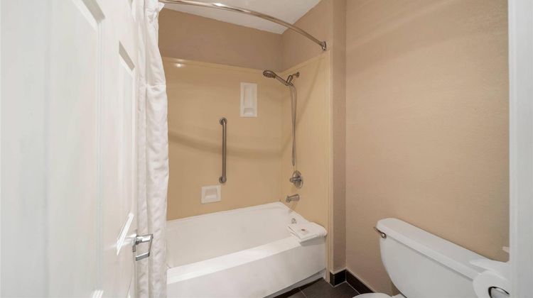 Comfort Suites Red Bluff Room