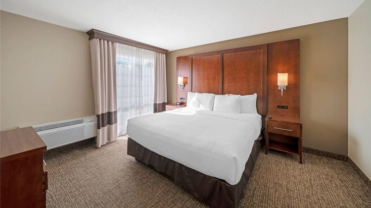 Comfort Suites Red Bluff Suite