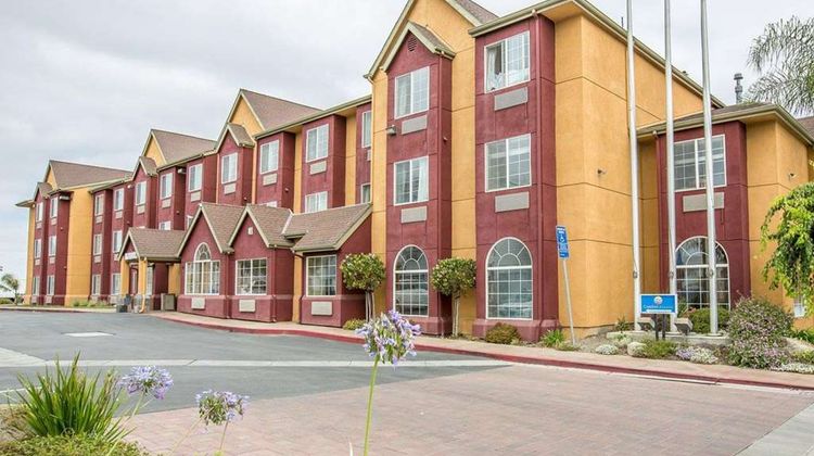 Comfort Inn & Suites Exterior