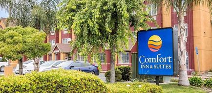 Comfort Inn & Suites Exterior