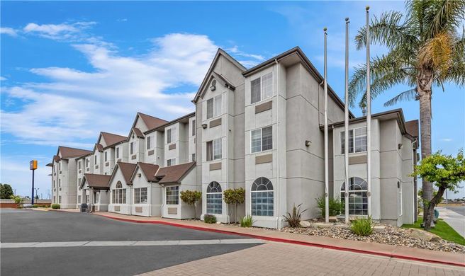 Comfort Inn & Suites Exterior