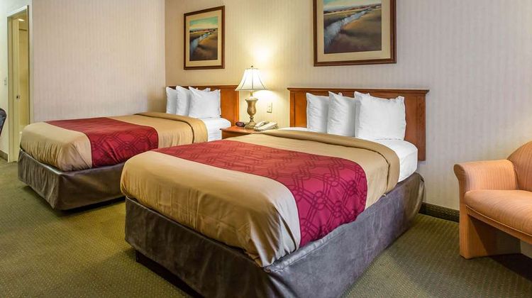 Econo Lodge Inn & Suites Riverside Room
