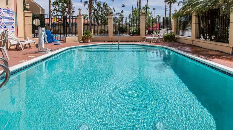 <b>Econo Lodge Inn & Suites Riverside Pool</b>. Images powered by <a href="https://iceportal.shijigroup.com/" title="IcePortal" target="_blank">IcePortal</a>.