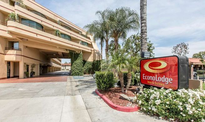 Econo Lodge Inn & Suites Riverside Exterior