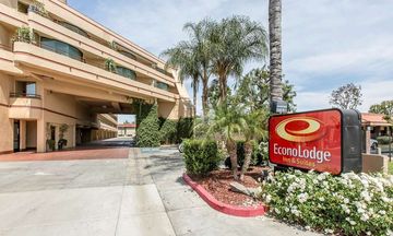 Econo Lodge Inn & Suites Riverside