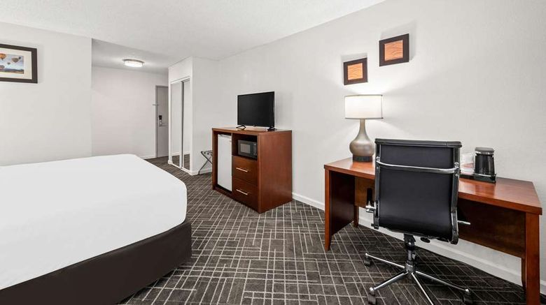 <b>Comfort Inn Room</b>. Images powered by <a href="https://iceportal.shijigroup.com/" title="IcePortal" target="_blank">IcePortal</a>.