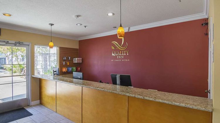 Quality Inn Fresno Airport Hotel Lobby