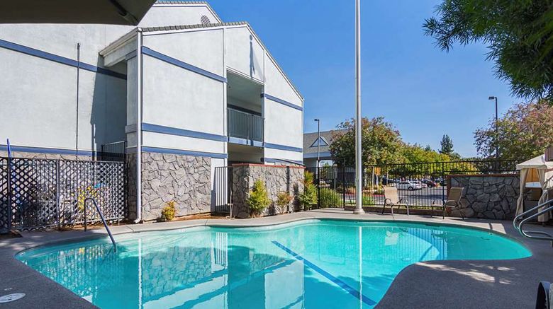 <b>Quality Inn Fresno Airport Hotel Pool</b>. Images powered by <a href="https://iceportal.shijigroup.com/" title="IcePortal" target="_blank">IcePortal</a>.